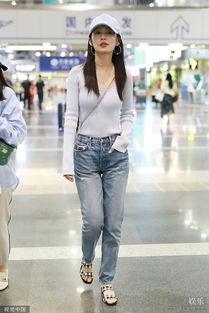 李沁牛仔裤图片,时尚女神的简约魅力